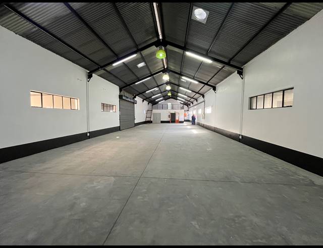 680M² WAREHOUSE TO LET IN SEBENZA